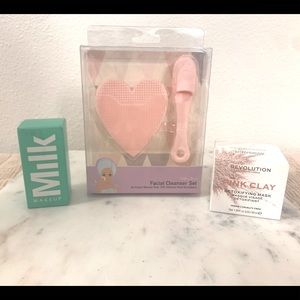 Face Masks and Facial Cleanser!This is your go to bundle for the perfect skin!